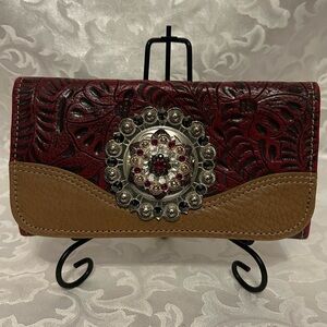 Customized American West Birds Of A Feather Trifold Wallet w Rodeo Drive Conch